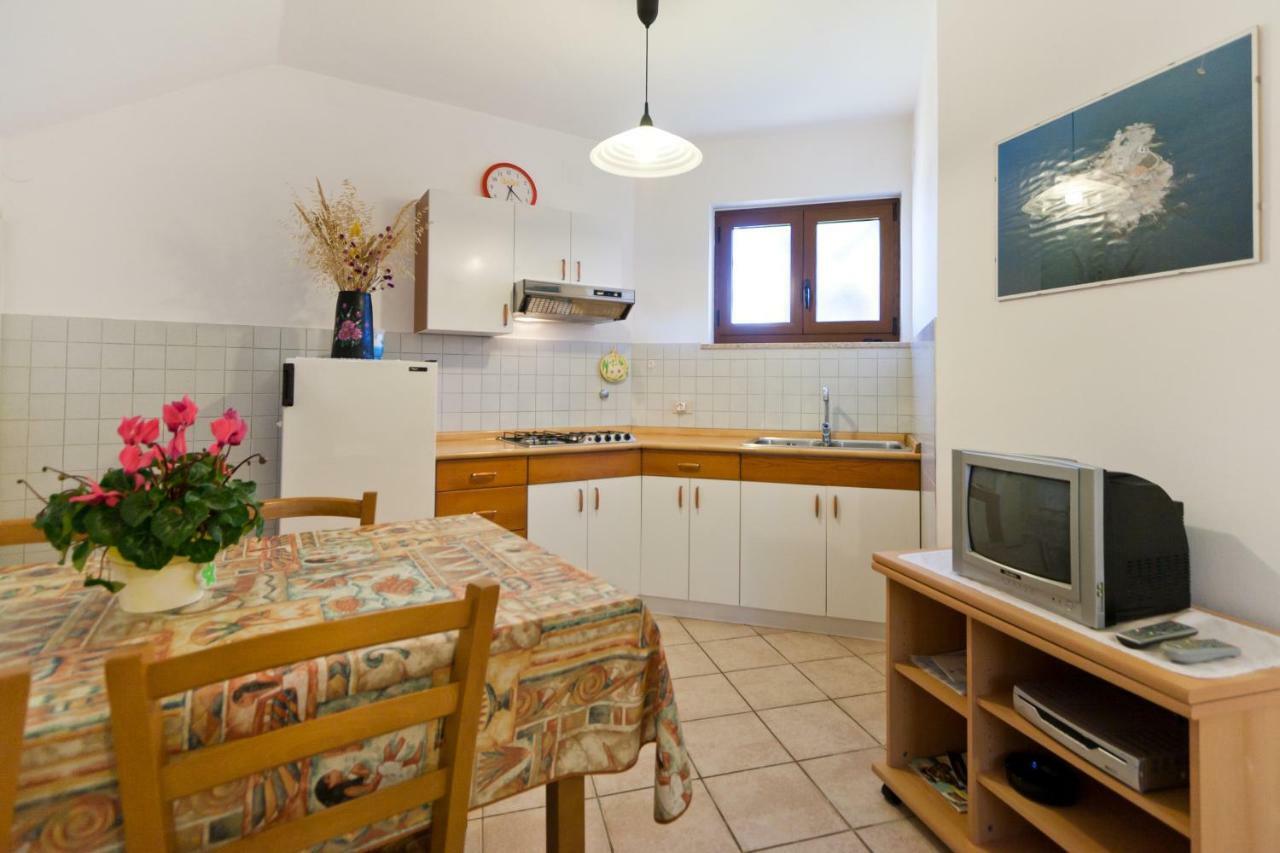 Apartments Redenta Tar-Vabriga エクステリア 写真