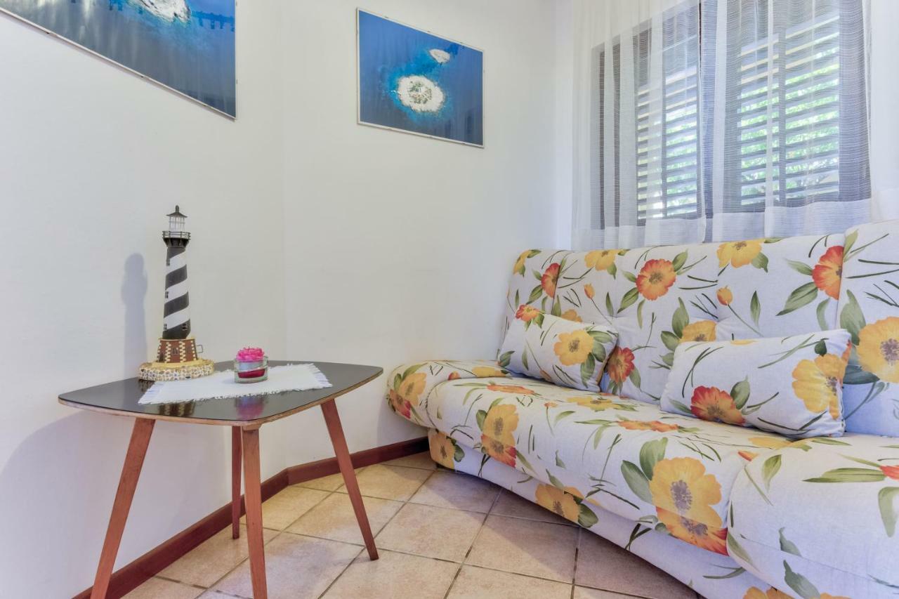 Apartments Redenta Tar-Vabriga エクステリア 写真